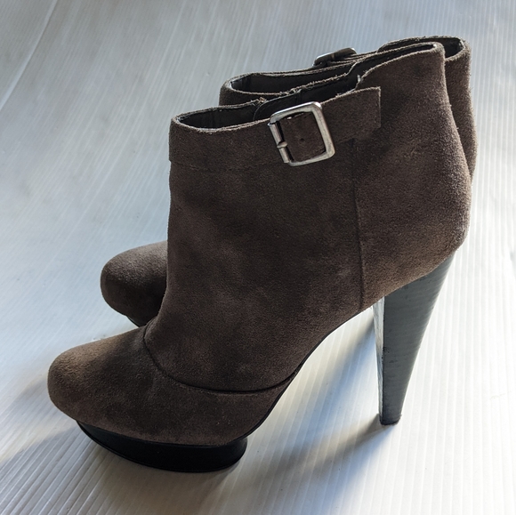 STEVE MADDEN P-Dax taupe suede platform heeled ankle booties - Picture 5 of 16